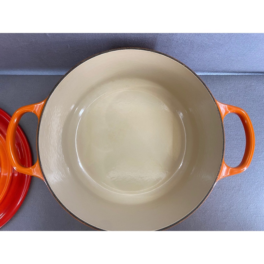 Le Creuset Flame Orange Round Dutch Oven 7.25 Qt Enameled Cast Iron 28 France - Picture 3 of 11